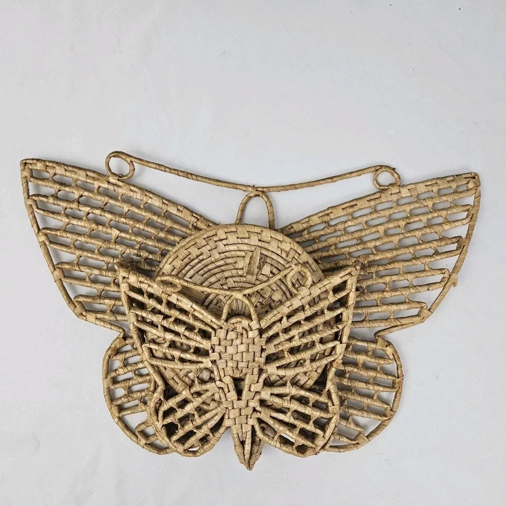 Vitage Boho Wicker Butterfly Trivet Wall Pocket Hanging Weaved Rattan Basket MCM
